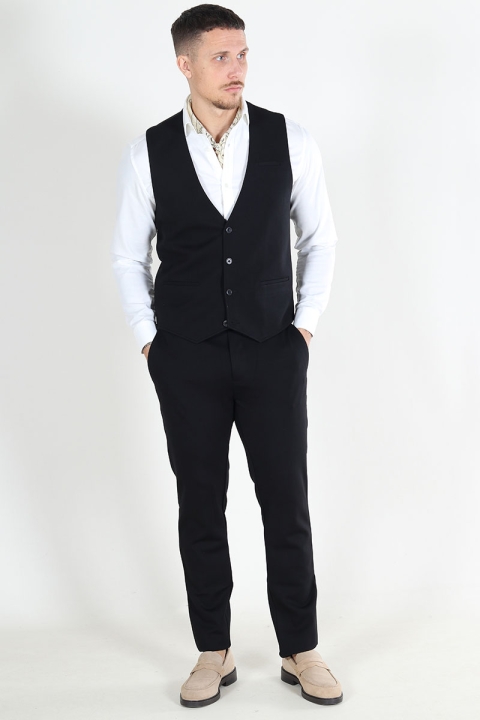 JEFF Ezra Vest Black